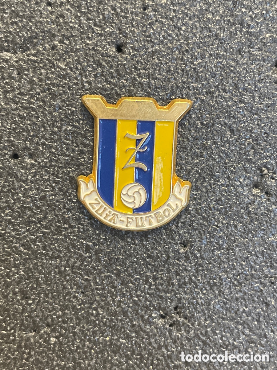 Collectionnisme sportif: Pin 87 A.D. ZUIA - Vitoria (Alava)