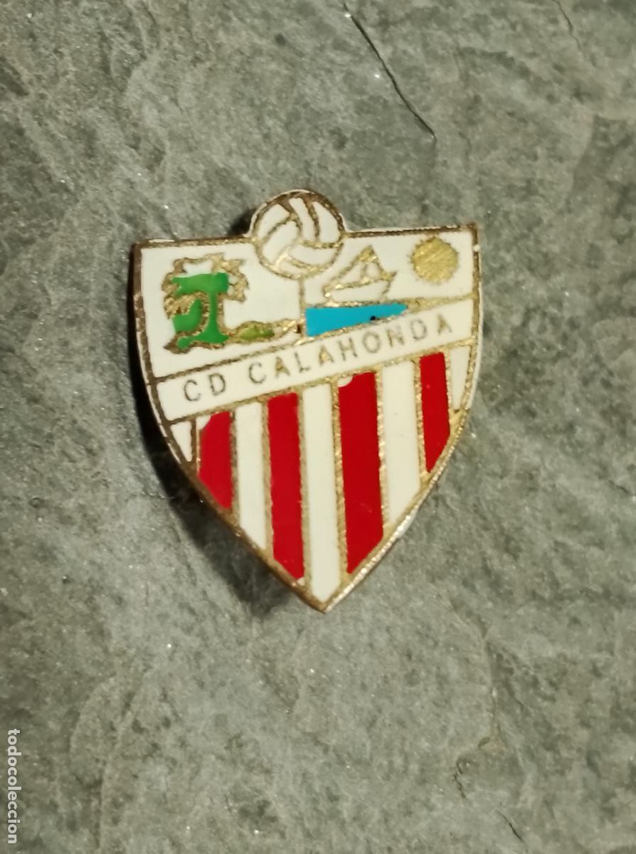 Collectionnisme sportif: Pin equipo futbol club deportivo calahonda insignia imperdible esmaltada federaci&oacute;n andaluza