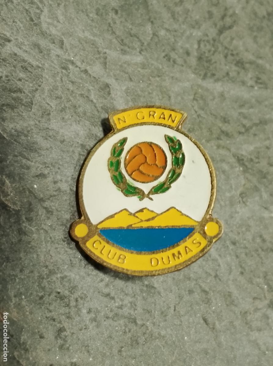 Collectionnisme sportif: Pin escudo equipo futbol club dumas nigran insignia imperdible esmaltada federaci&oacute;n gallega