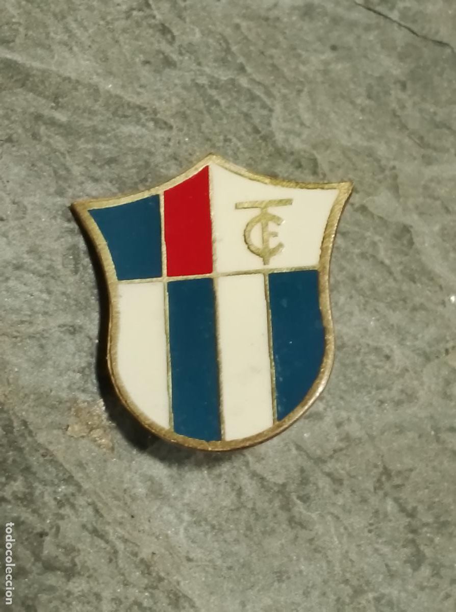 Collectionnisme sportif: Pin escudo equipo club futbol torreblanca insignia imperdible esmaltada federaci&oacute;n andaluza