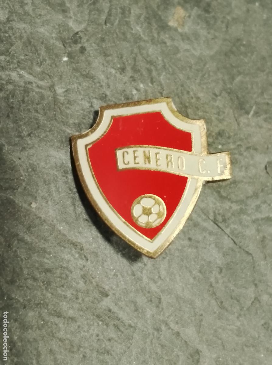 Collectionnisme sportif: Pin escudo equipo Cenero club futbol gijon insignia imperdible esmaltada federaci&oacute;n asturias