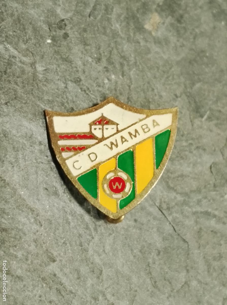 Collectionnisme sportif: Pin escudo equipo futbol club deportivo wamba insignia imperdible esmaltada club valladolid