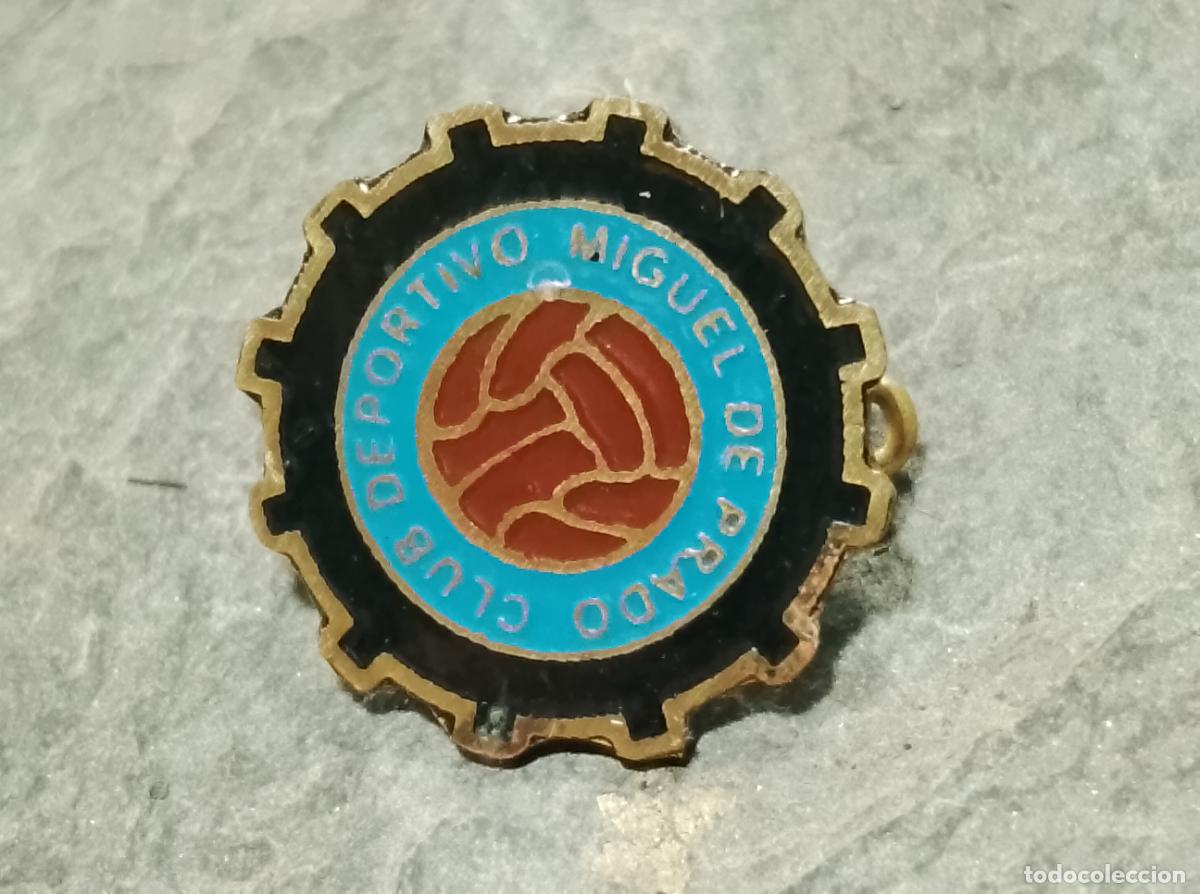 Collectionnisme sportif: Pin equipo futbol club deportivo Miguel de prado insignia imperdible esmaltada federaci&oacute;n andaluza