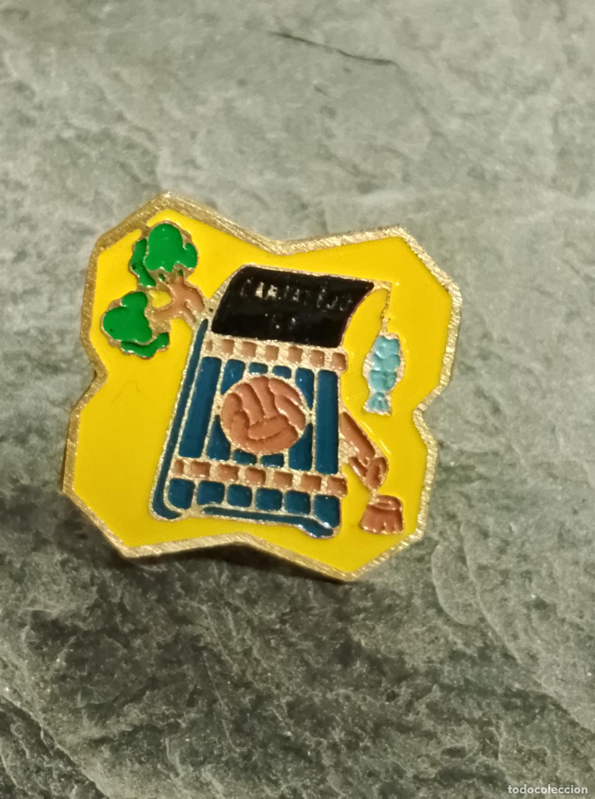 Collectionnisme sportif: Pin escudo equipo futbol club deportivo cantalejo insignia federaci&oacute;n castilla leon