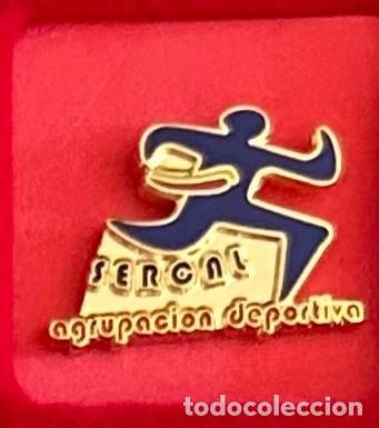 Sammelleidenschaft Sport: Pin de Futbol del Club AD Sercal Madrid