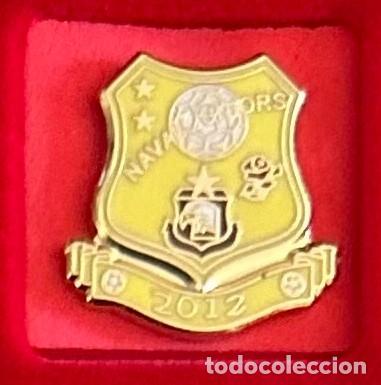 Sammelleidenschaft Sport: Pin de Futbol del Club CD Naval Juniors - Navalcarnero Madrid
