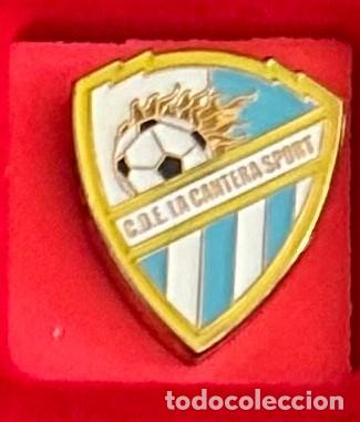 Sammelleidenschaft Sport: Pin de Futbol del Club CDe La Cantera Sport - Alcorcon Madrid