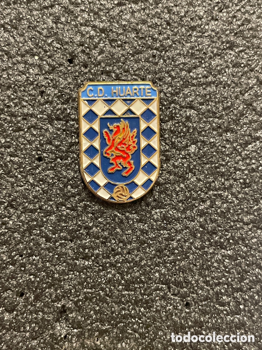 Sammelleidenschaft Sport: Pin 35 C.D. HUARTE - Huarte (Navarra)