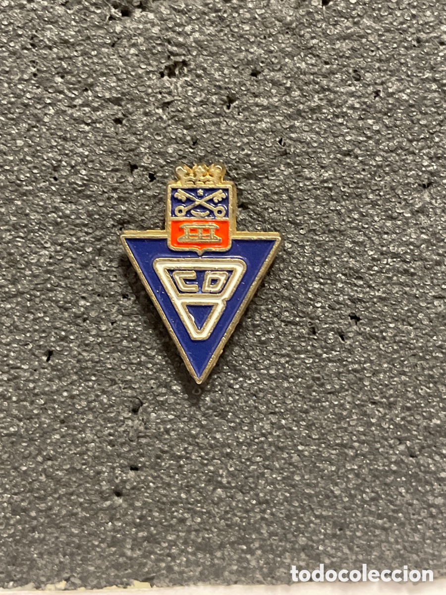 Collectionnisme sportif: Pin 14 C.D. BERGARA - Bergara (Guip&uacute;zcoa)