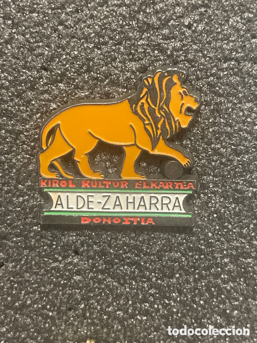 Collectionnisme sportif: Pin 51 K.K.E. ALDE ZAHARRA - Donostia (Guip&uacute;zcoa)