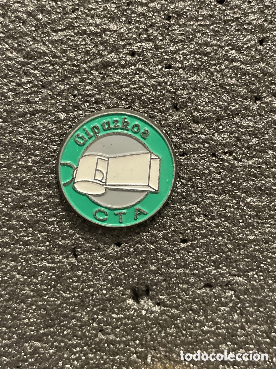Collectionnisme sportif: Pin 76 COLEGIO TERRITORIAL DE ARBITROS DE GUIP&Uacute;ZCOA