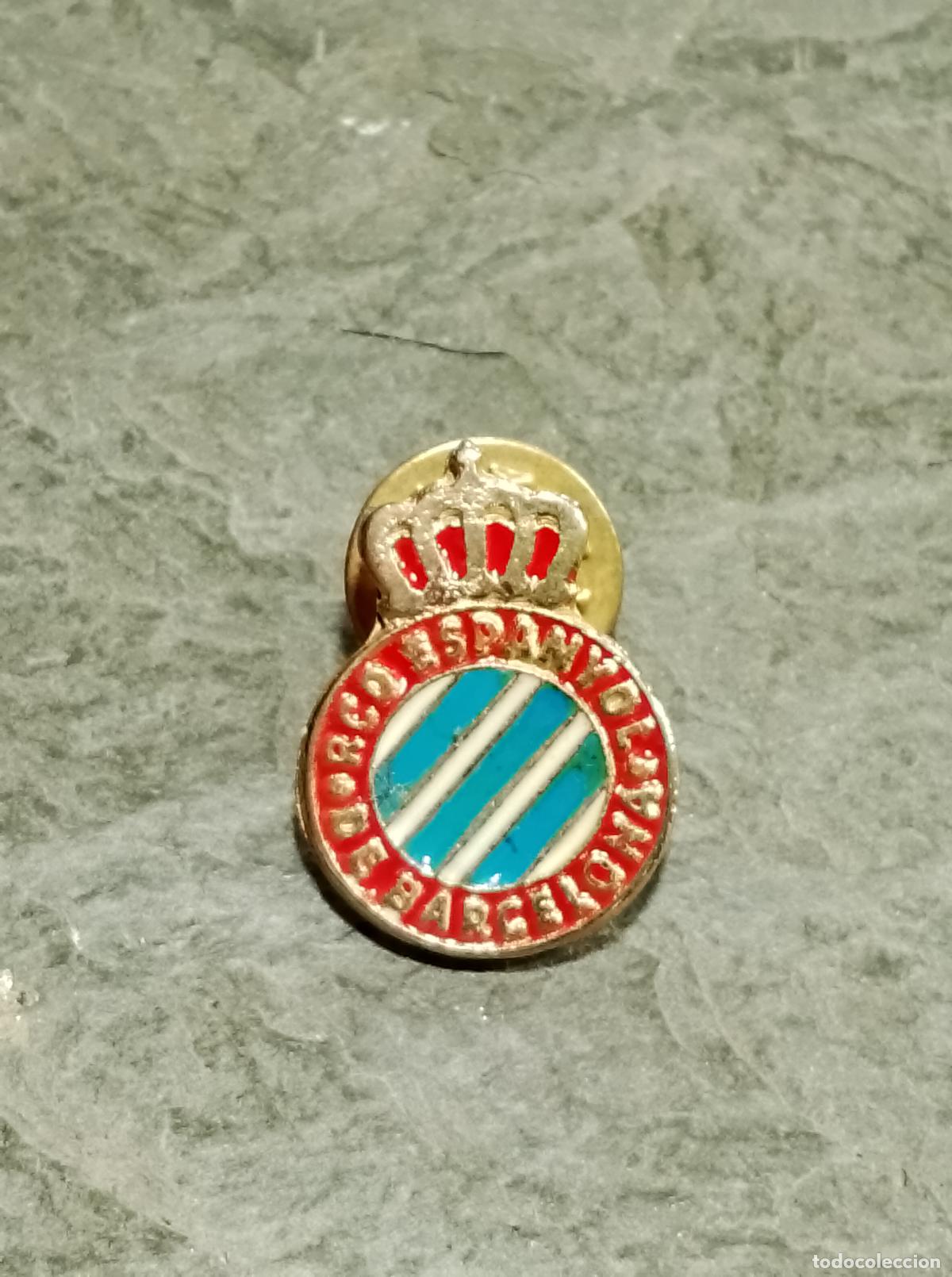 Collectionnisme sportif: Pin escudo equipo futbol real club deportivo espa&ntilde;ol Barcelona
