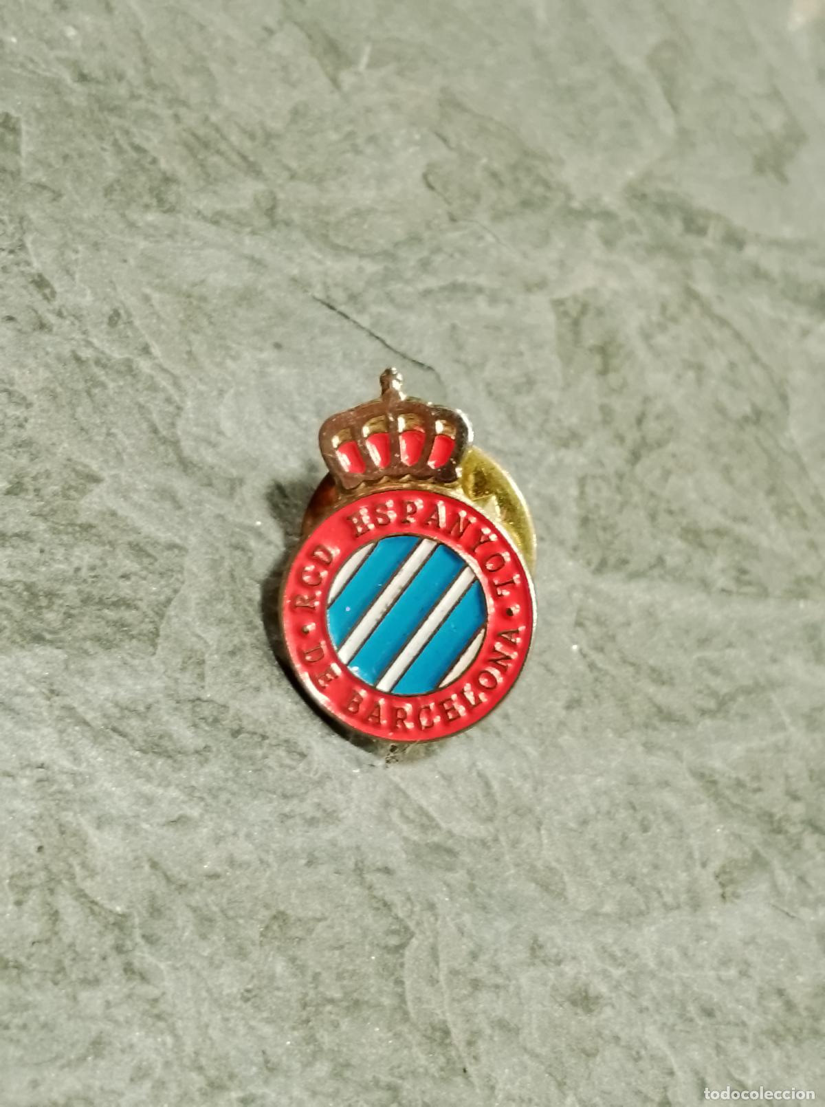 Collectionnisme sportif: Pin escudo equipo futbol real club deportivo espa&ntilde;ol Barcelona