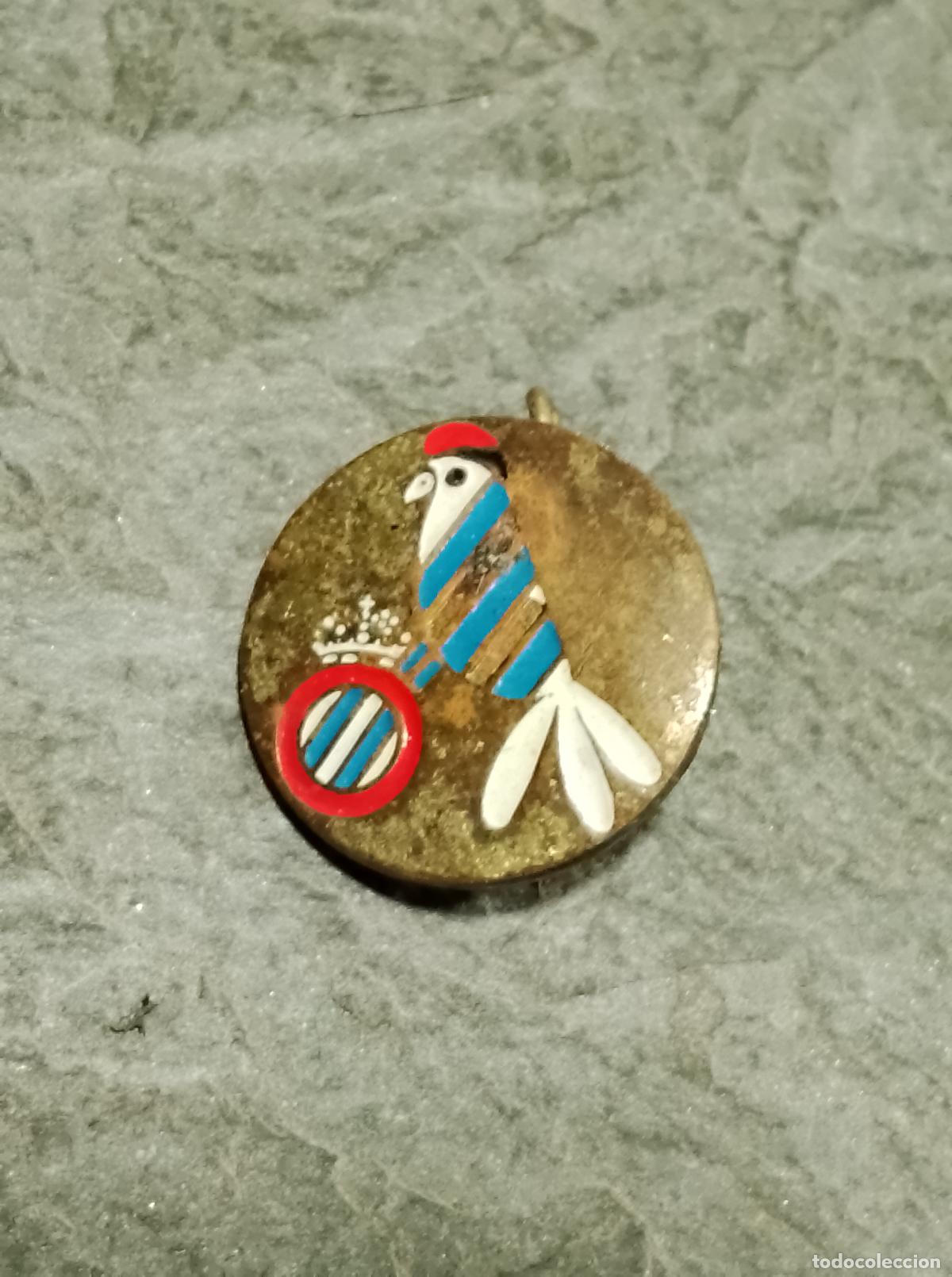 Collectionnisme sportif: Pin 75 aniversario equipo futbol real club deportivo espa&ntilde;ol Barcelona insignia antigua imperdible