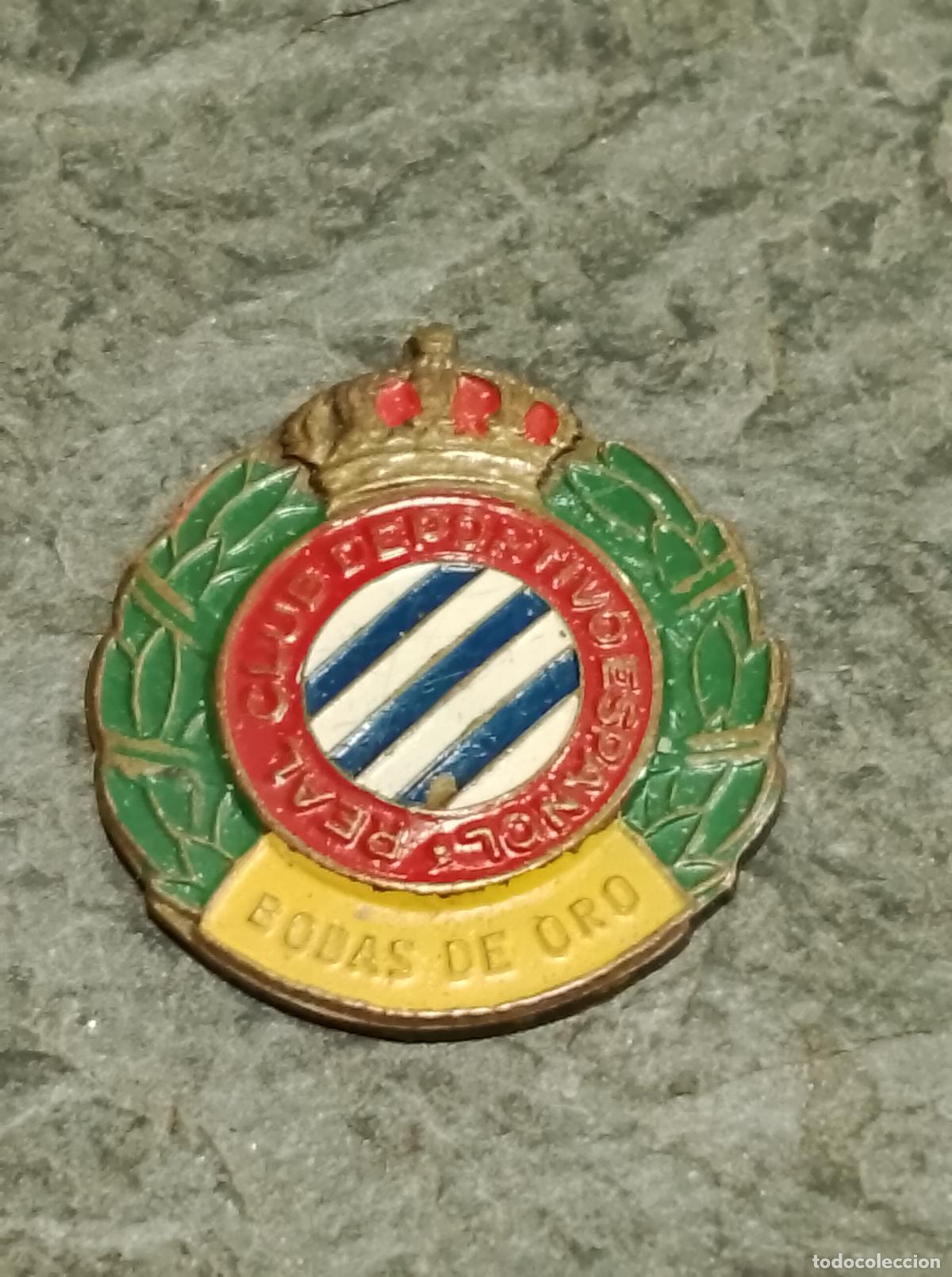 Collectionnisme sportif: Pin antiguo bodas de oro equipo futbol real club deportivo espa&ntilde;ol Barcelona insignia imperdible