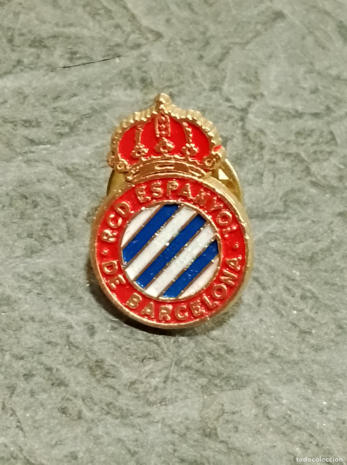 Collectionnisme sportif: Pin escudo equipo futbol real club deportivo espa&ntilde;ol Barcelona