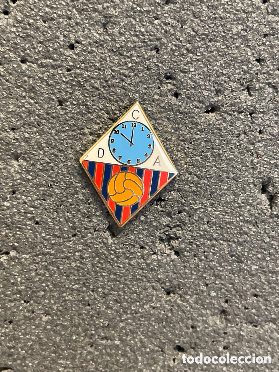 Collectionnisme sportif: Pin 136 C.D. ATEGORRIETA - San Sebastian (Guip&uacute;zcoa)