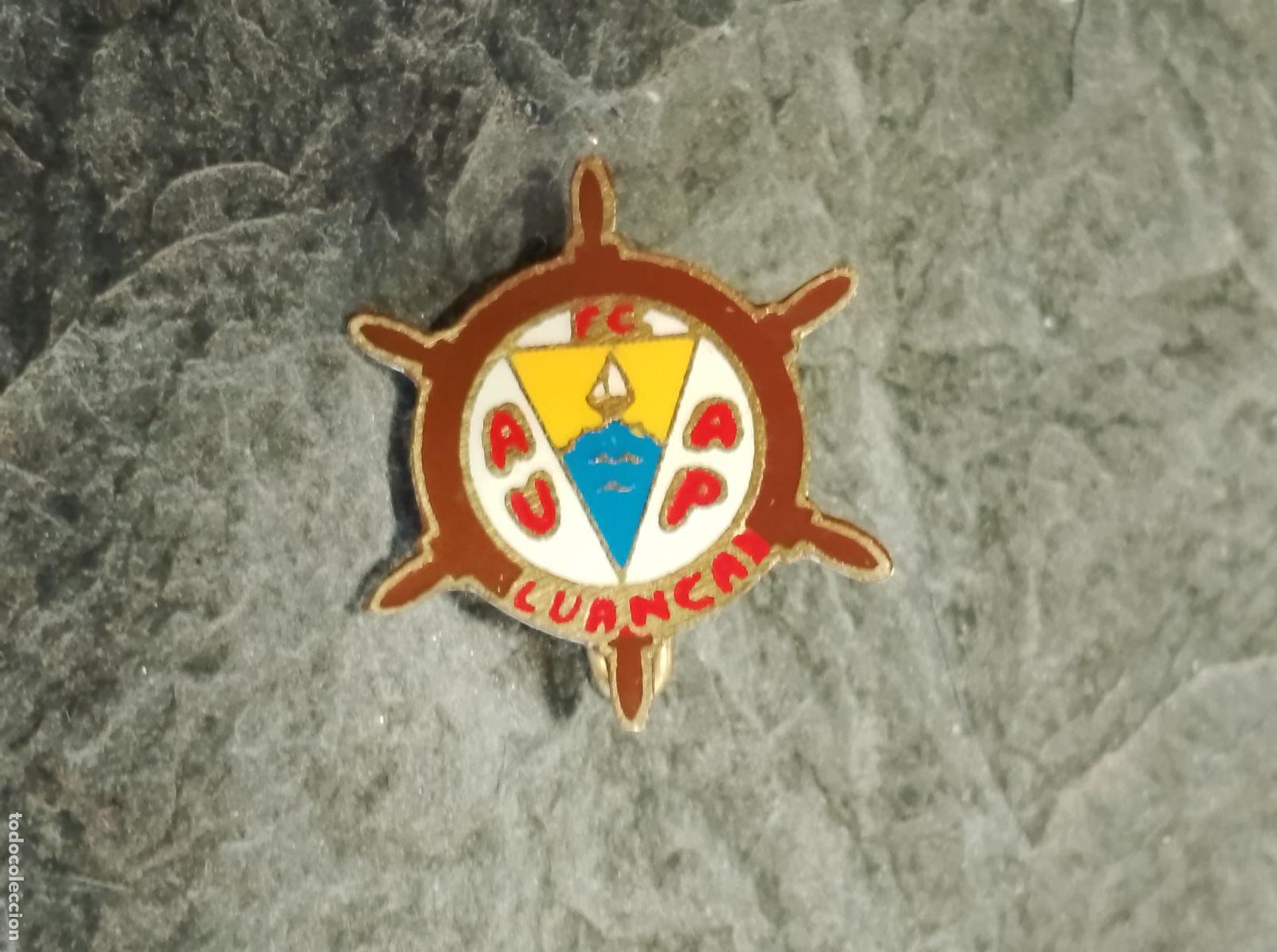Collectionnisme sportif: Pin escudo club futbol aupa luancal rara insignia imperdible esmaltada equipo federaci&oacute;n Asturias