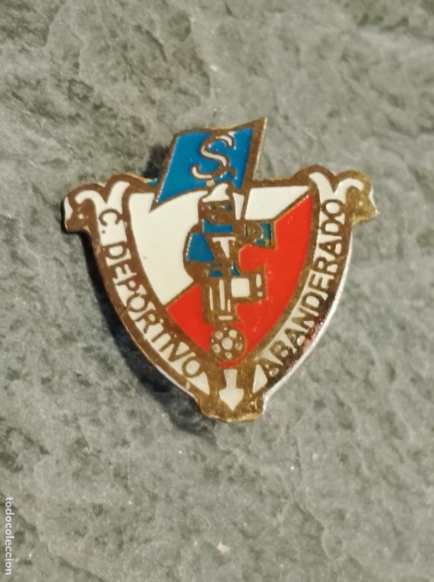 Collectionnisme sportif: Pin antiguo futbol club deportivo abanderado rara insignia imperdible esmaltada equipo Zaragoza
