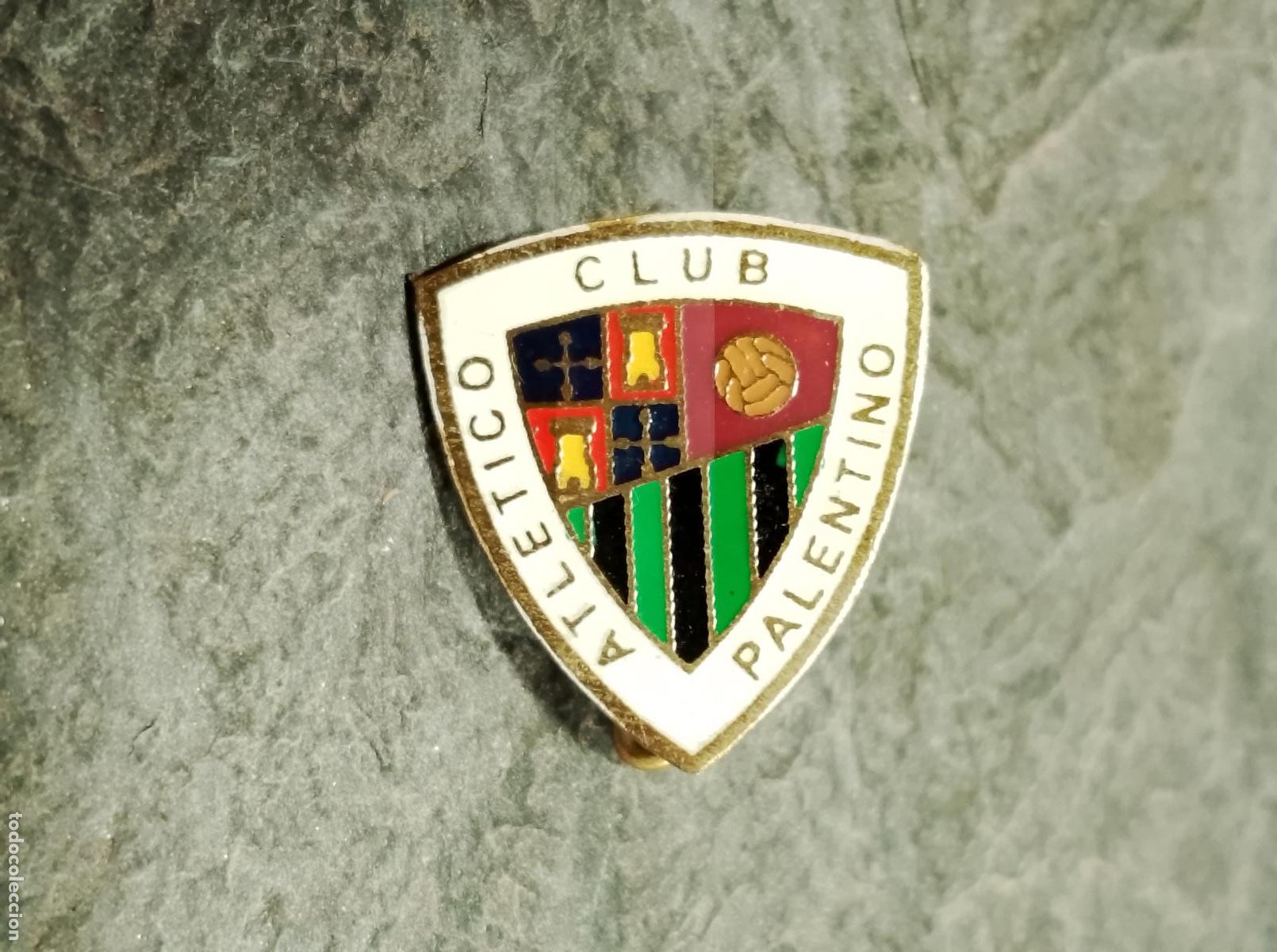 Collectionnisme sportif: Pin antiguo futbol club atl&eacute;tico Palentino insignia imperdible esmaltada equipo federaci&oacute;n espa&ntilde;ola