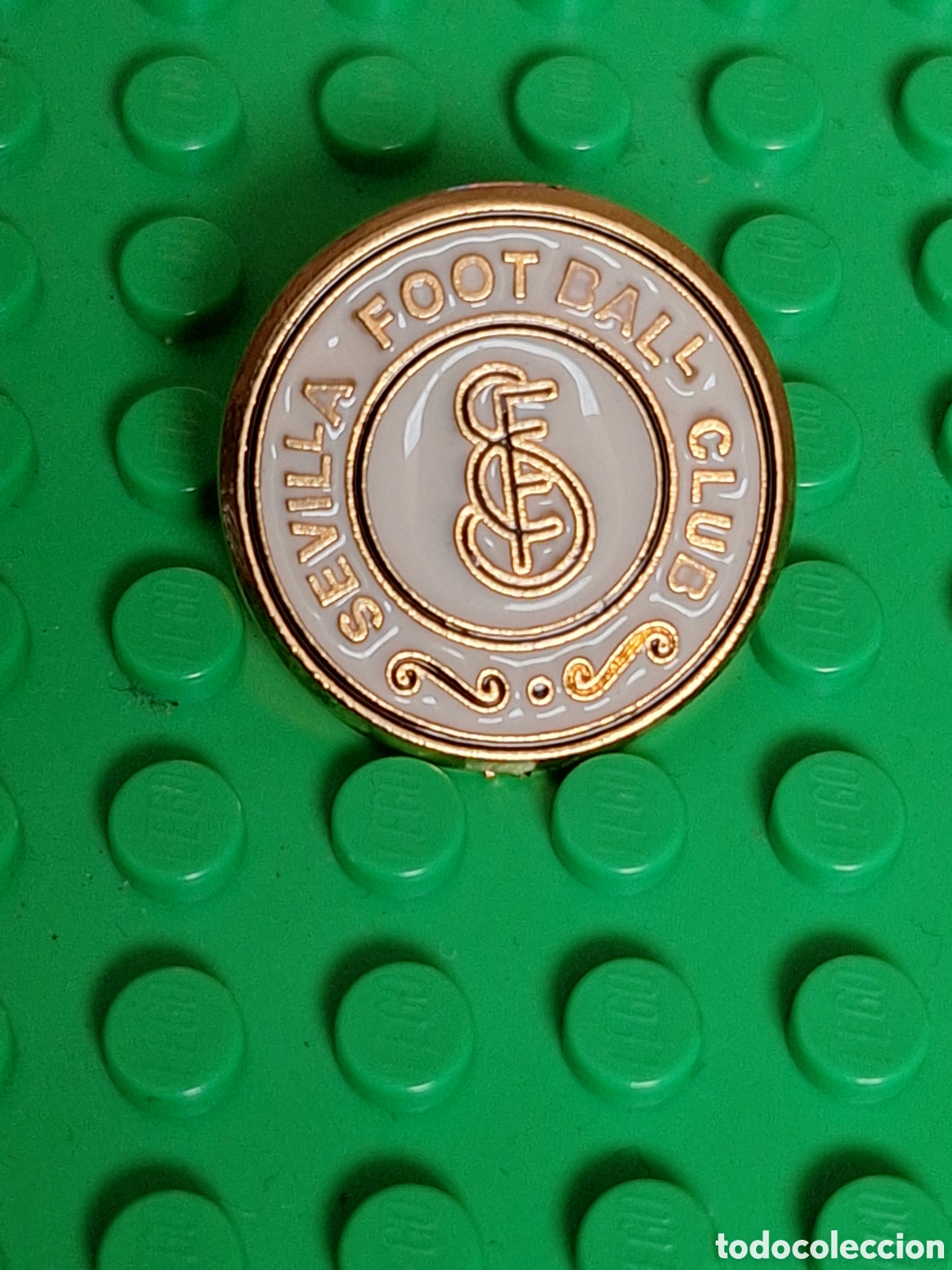 Collectionnisme sportif: Pin antiguo Sevilla Football Club