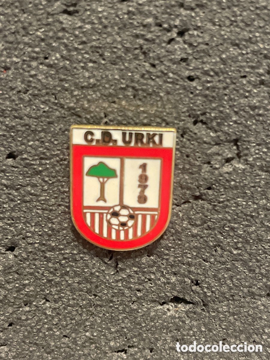 Collectionnisme sportif: Pin 196 C.D. URKI - Eibar (Guip&uacute;zcoa)