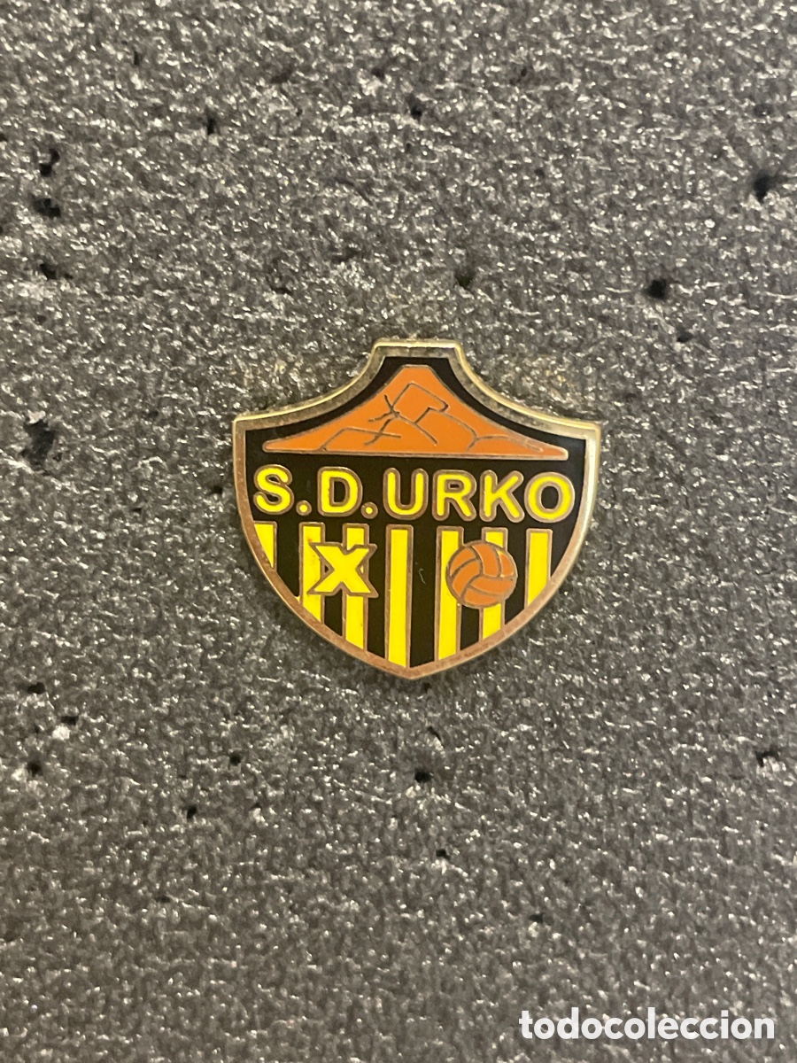 Collectionnisme sportif: Pin 215 S.D. URKO - Eibar (Guip&uacute;zcoa)