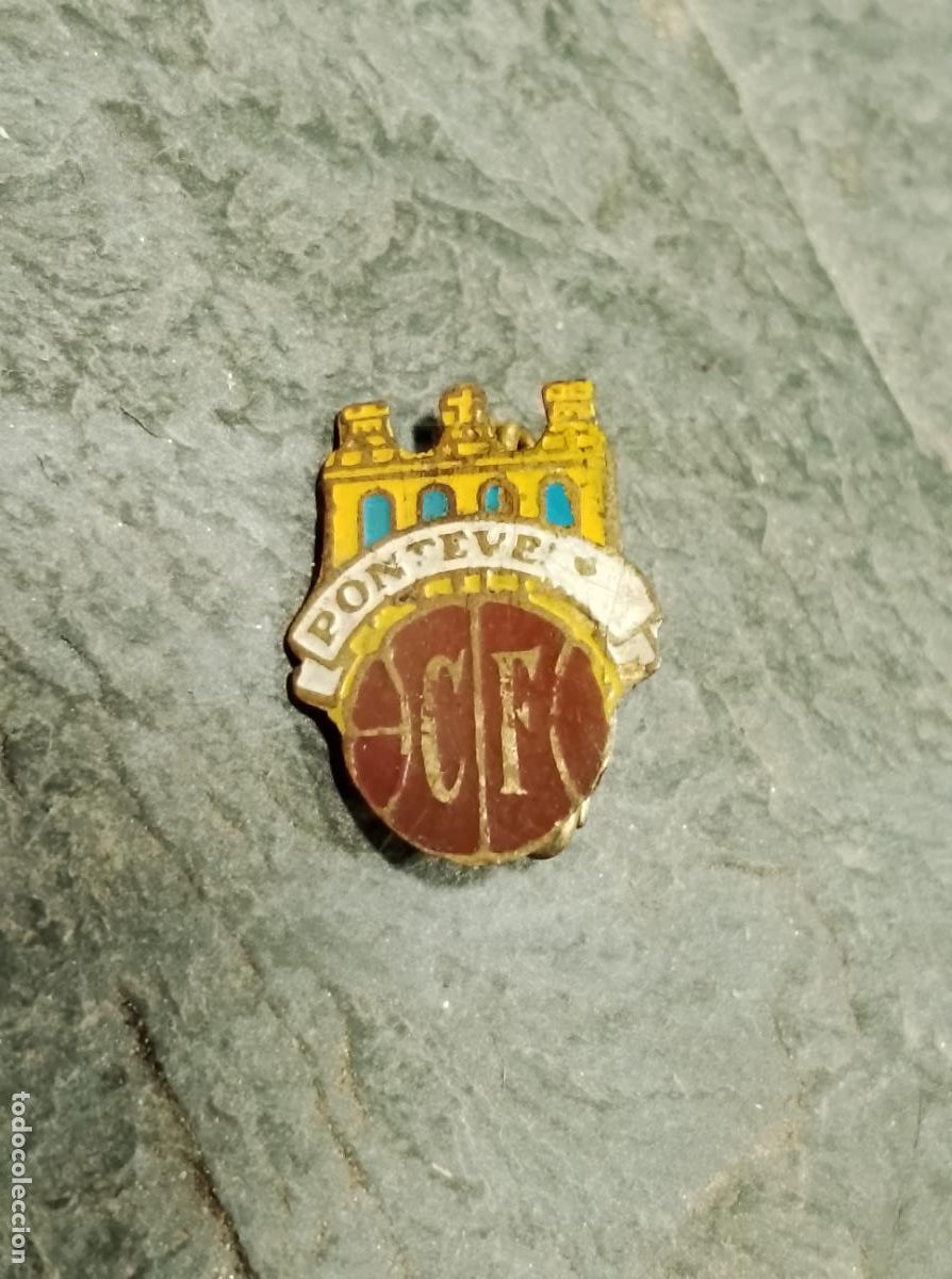 Coleccionismo deportivo: Pin escudo club futbol pontevedra insignia antigua imperdible equipo federaci&oacute;n gallega