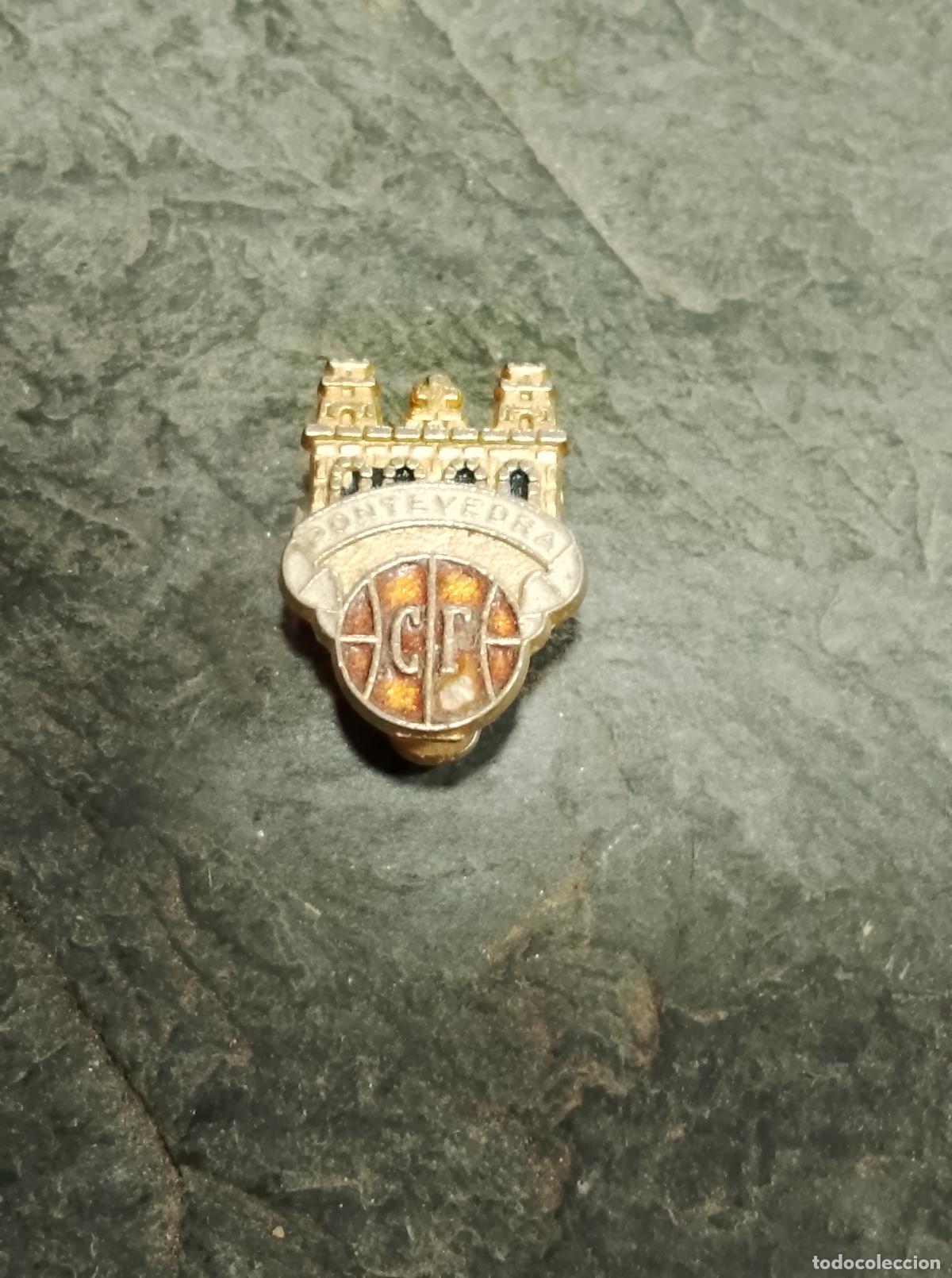 Coleccionismo deportivo: Pin escudo club futbol pontevedra insignia antigua ojal boton equipo federaci&oacute;n gallega