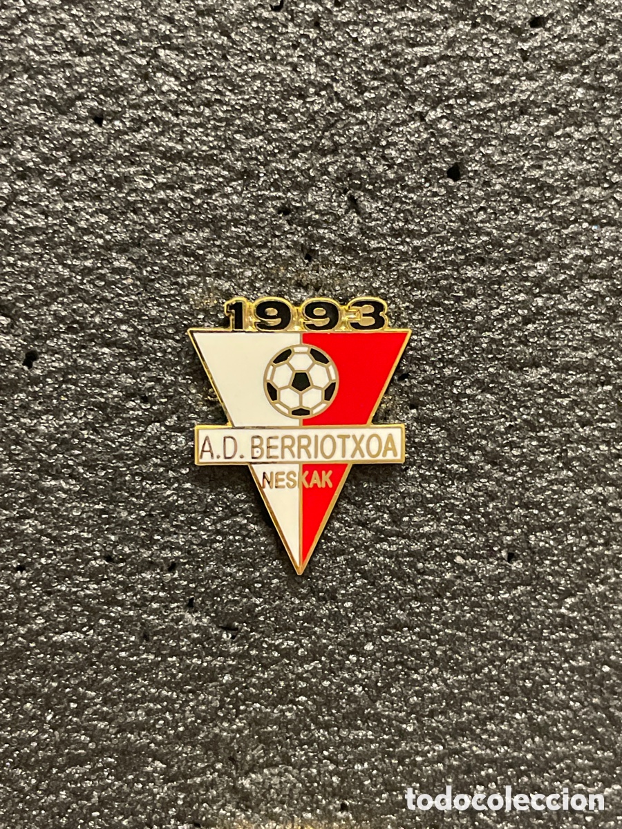 Collezionismo sportivo: Pin 217 A.D. BERRI OTXOA - Bilbao (Vizcaya)