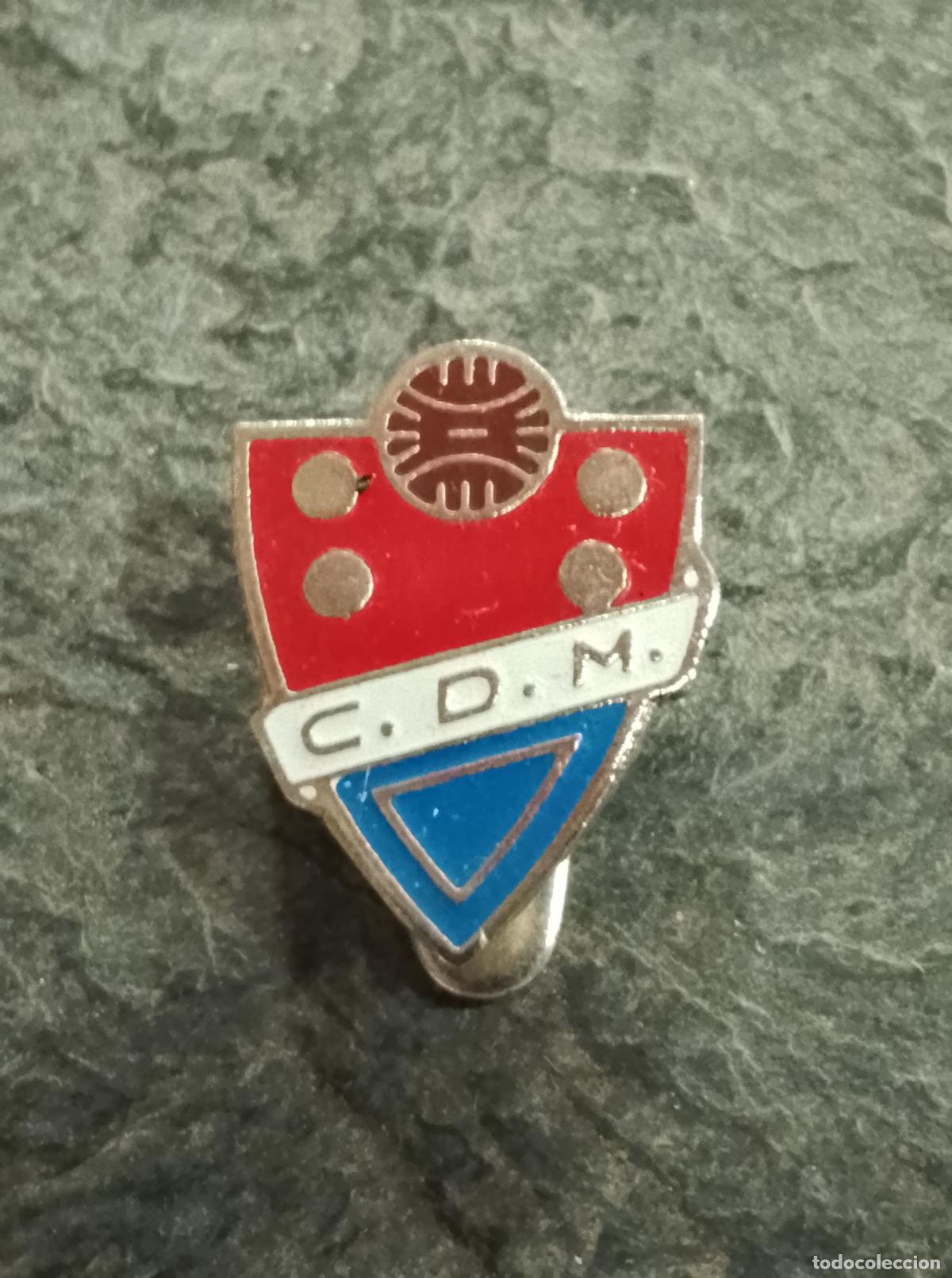 Collectionnisme sportif: Pin escudo equipo futbol club deportivo Moncada insignia antigua esmaltada ojal bot&oacute;n