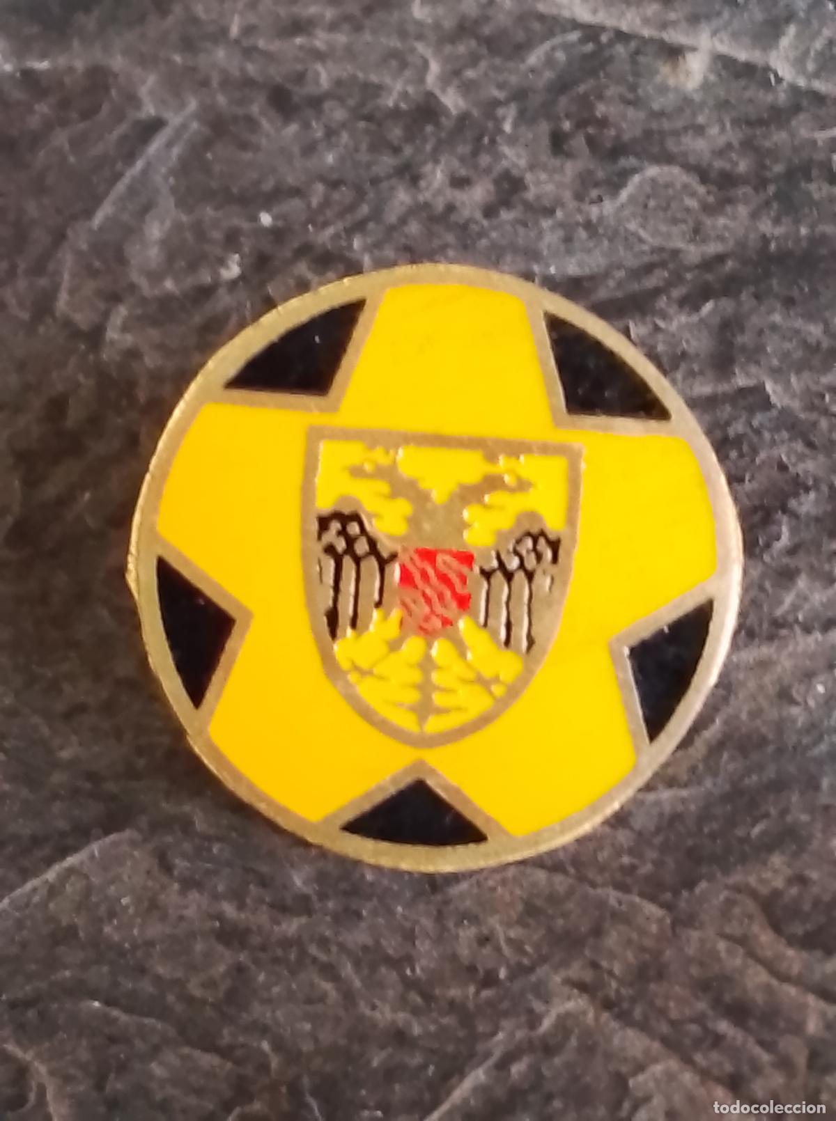Colecionismo desportivo: Pin escudo equipo creo club futbol tanque af insignia esmaltada club federaci&oacute;n canaria