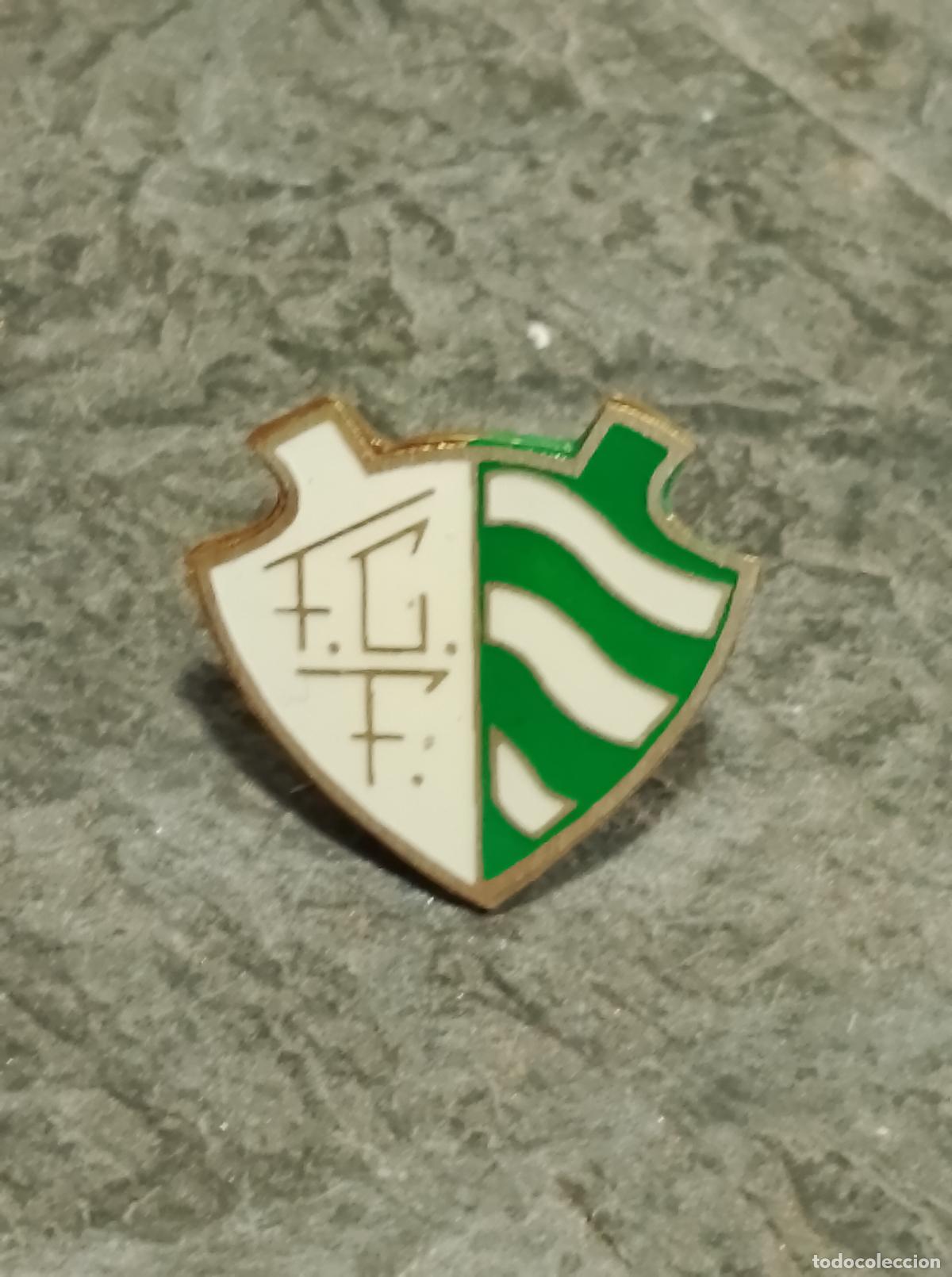 Colecionismo desportivo: Pin escudo equipo club futbol fruitosenc insignia esmaltada federaci&oacute;n catalu&ntilde;a