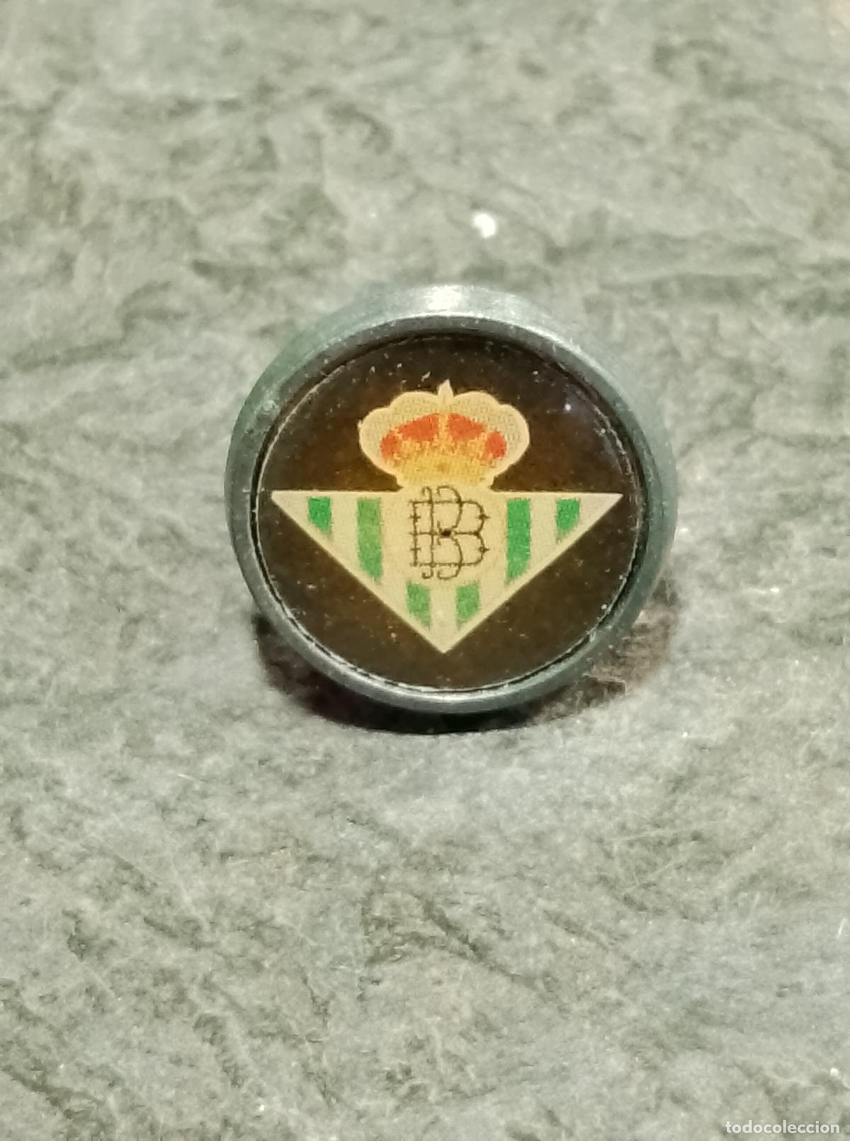 Colecionismo desportivo: Pin escudo equipo futbol club real Betis balompie