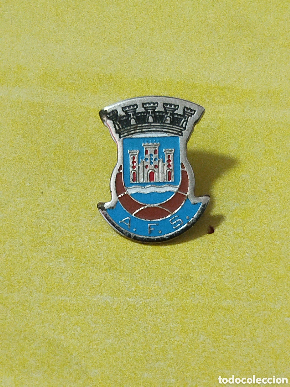 Sammelleidenschaft Sport: PINS DE FUTBOL ASOCIACI&Oacute;N FUTBOL DE SALTAREM.portugal