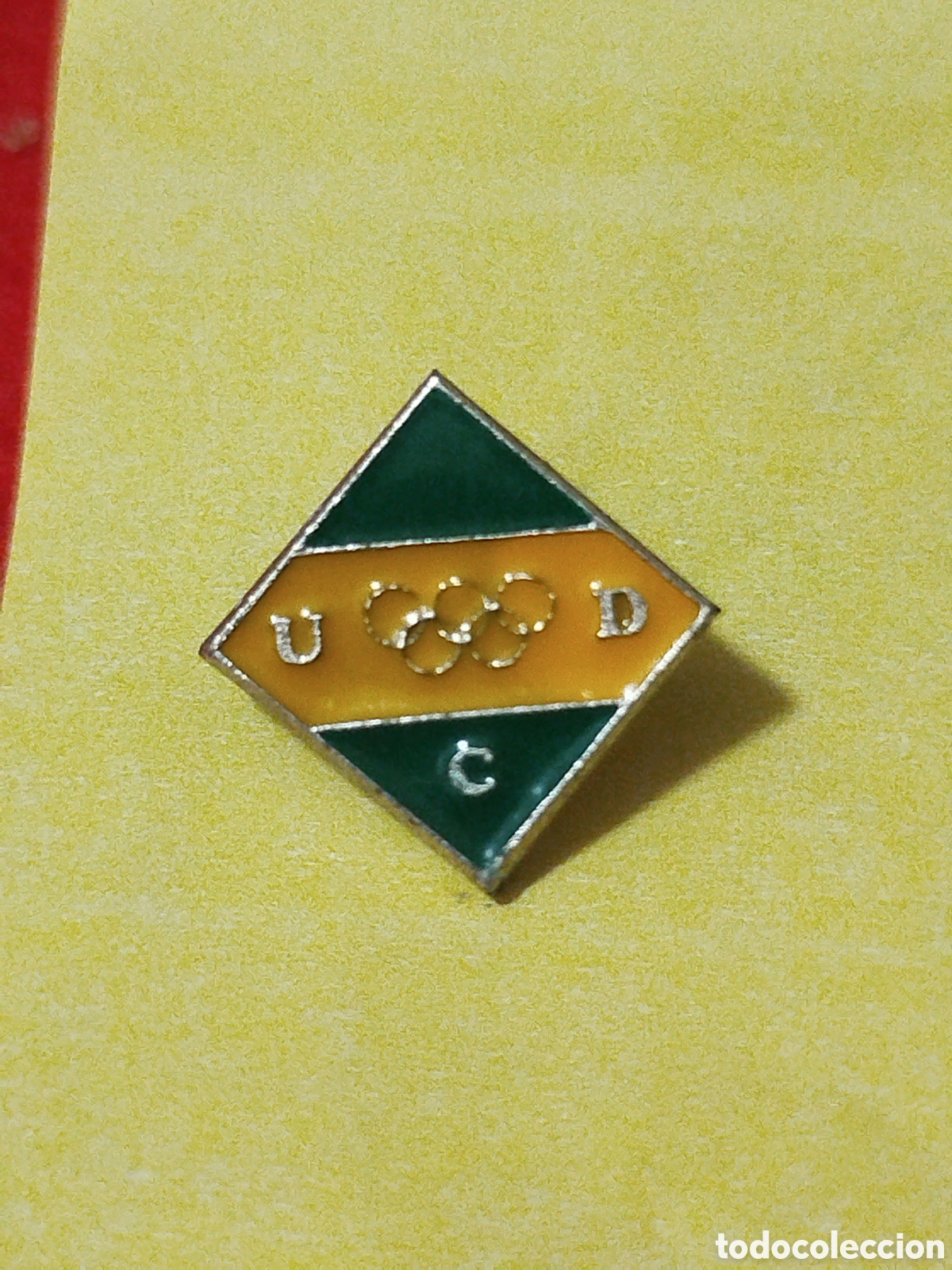 Sammelleidenschaft Sport: PINS DE FUTBOL UD CARANGUEJEIRA . PORTUGAL