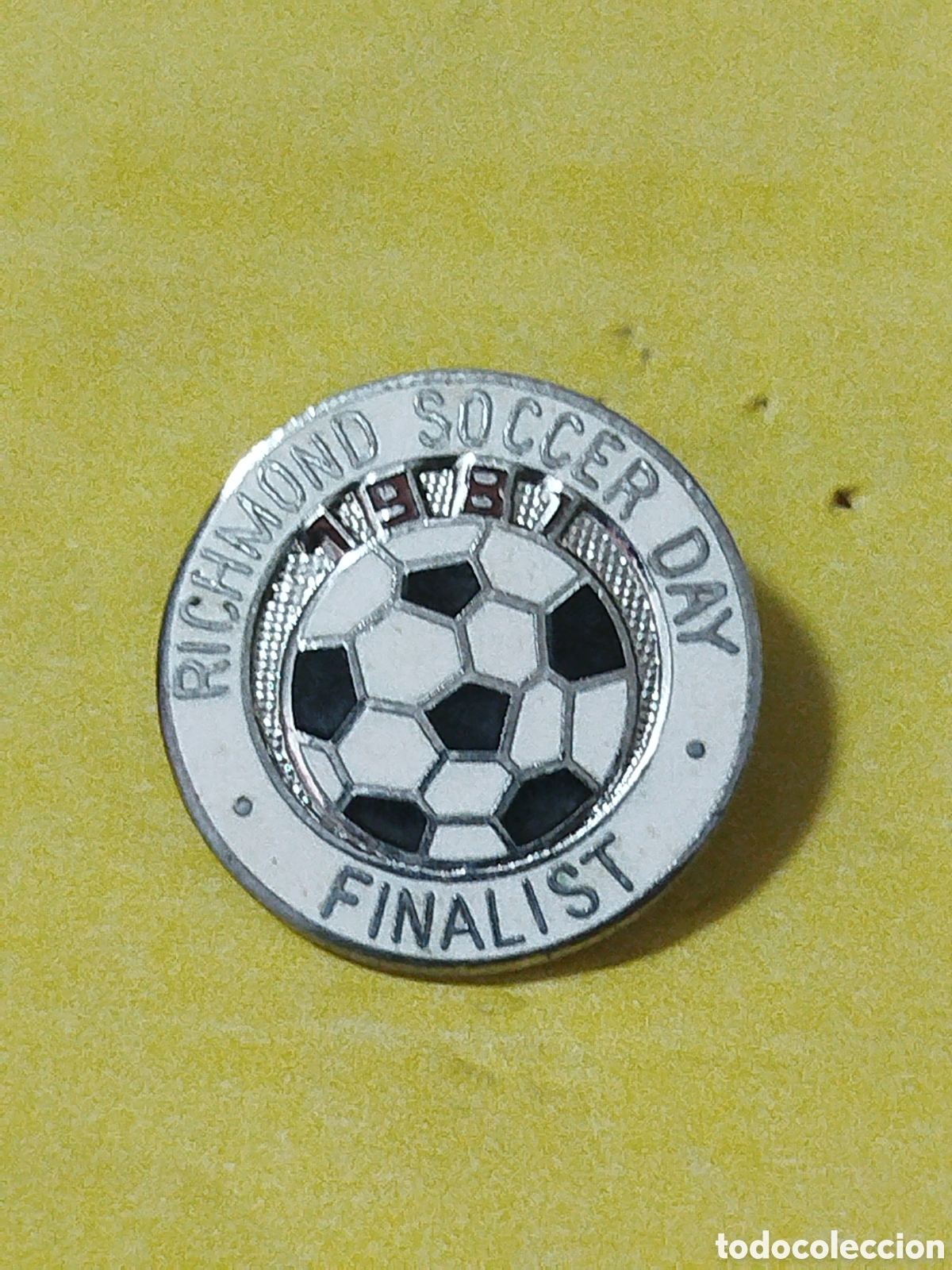 Sammelleidenschaft Sport: PINS DE FUTBOL RICHMOND SOCCER DAY FINALIST.1981