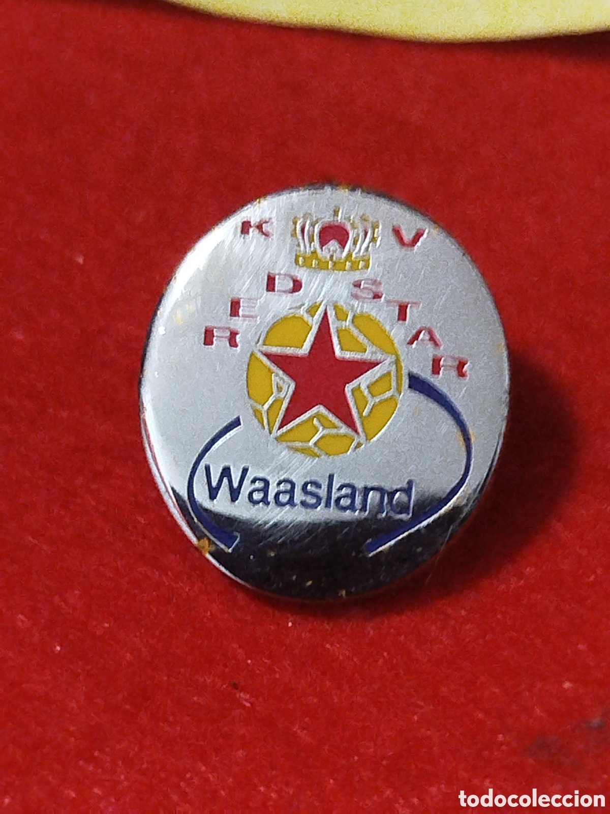 Sammelleidenschaft Sport: PINS DE FUTBOL K.V RED STAR WAASLAND BELGICA