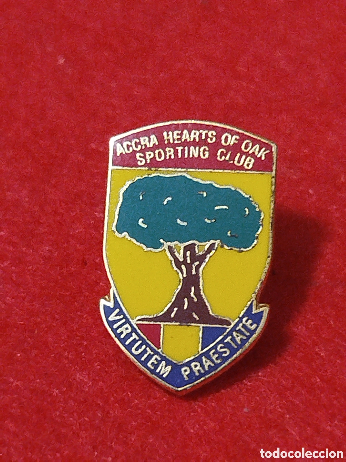 Sammelleidenschaft Sport: PINS DE FUTBOL.ACCRA HEARTS OF ONA SPORTING CLUD .GHANA