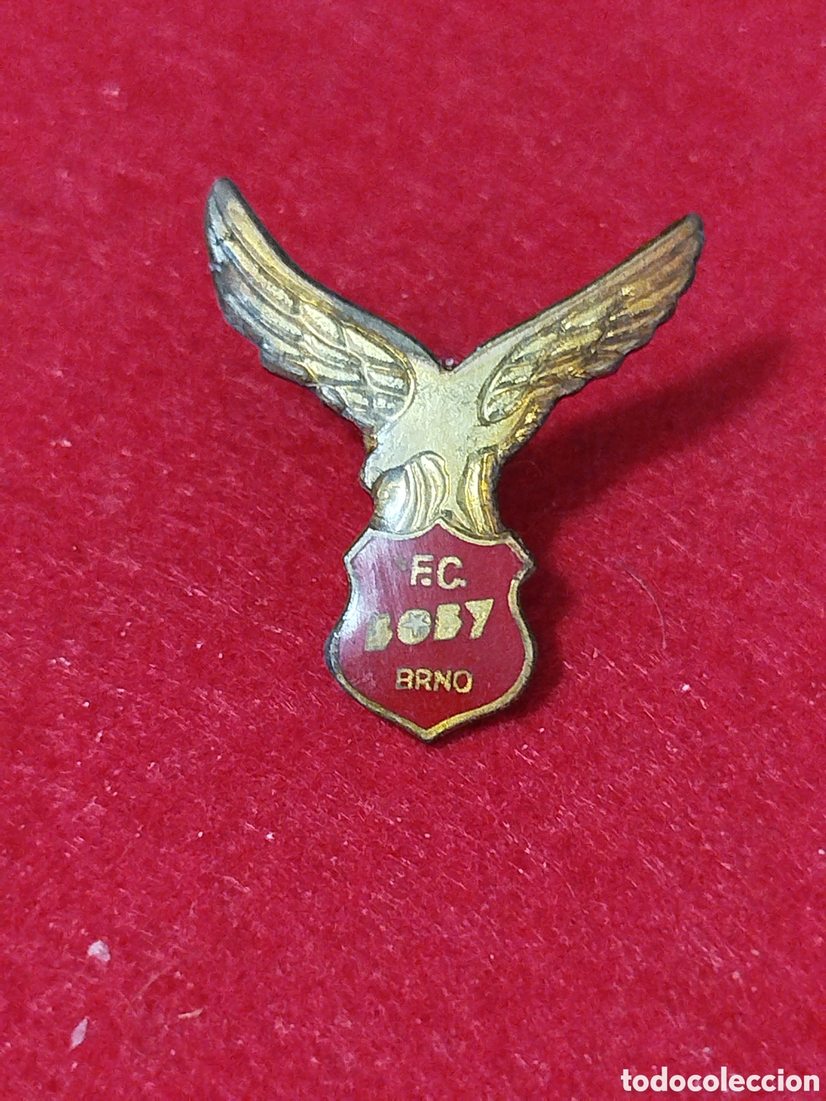 Collectionnisme sportif: PINS DE FUTBOL OFICIAL CD BOBY BRNO .republica checa