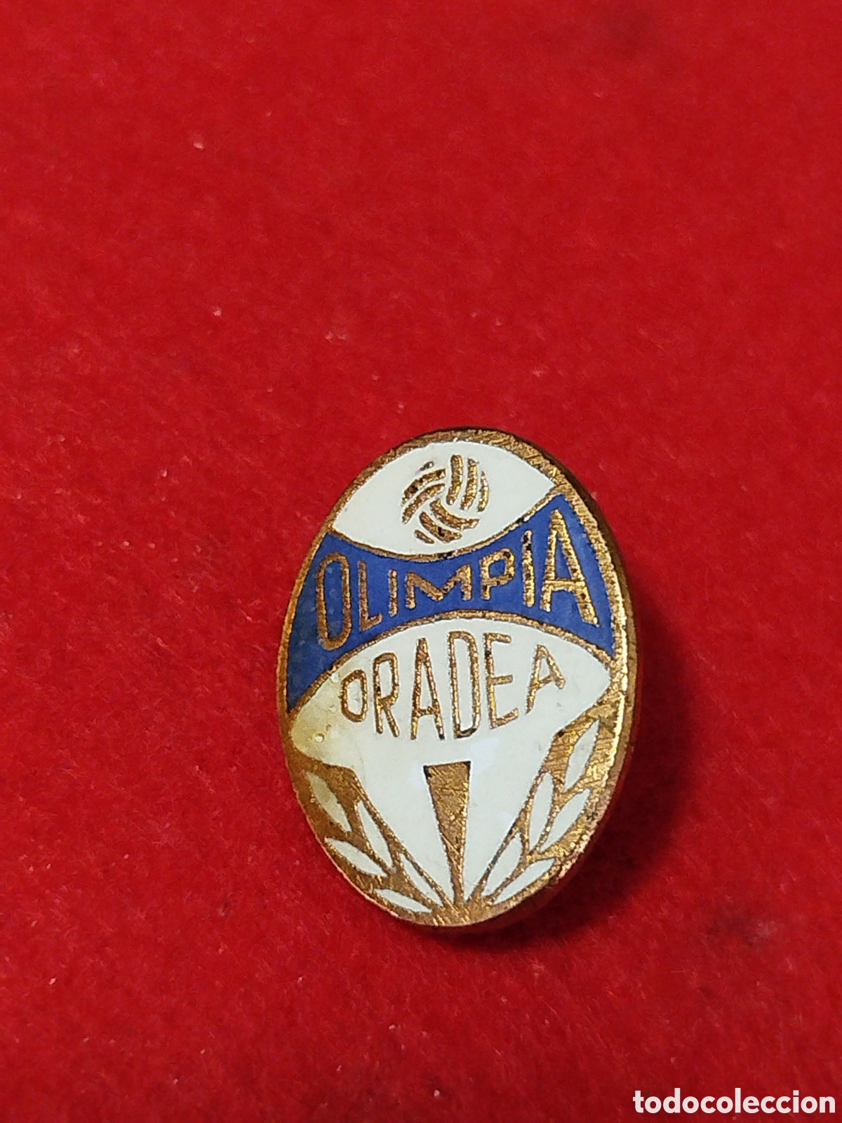 Collectionnisme sportif: PINS DE FUTBOL OLIMPIA ORADEA .FC.RUMANIA