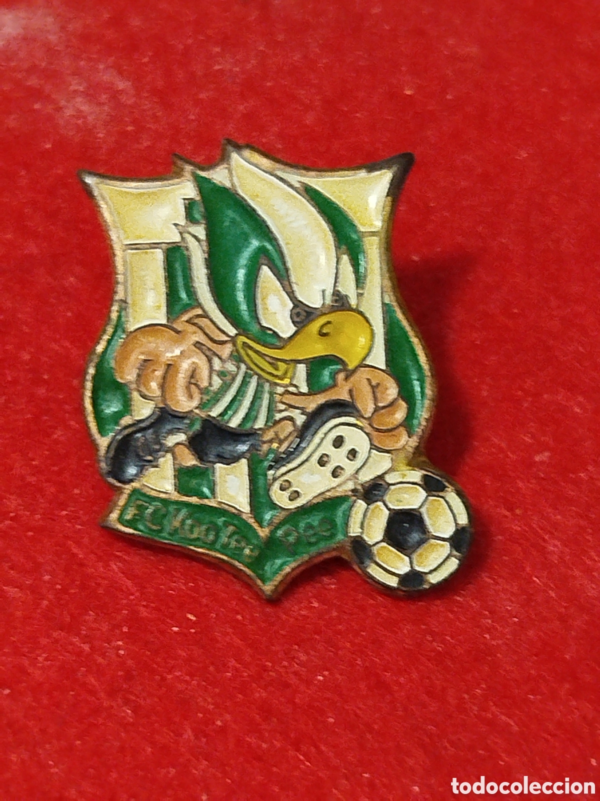 Collectionnisme sportif: PINS DE FUTBOL FC KOOTEEPEE.FINLANDIA
