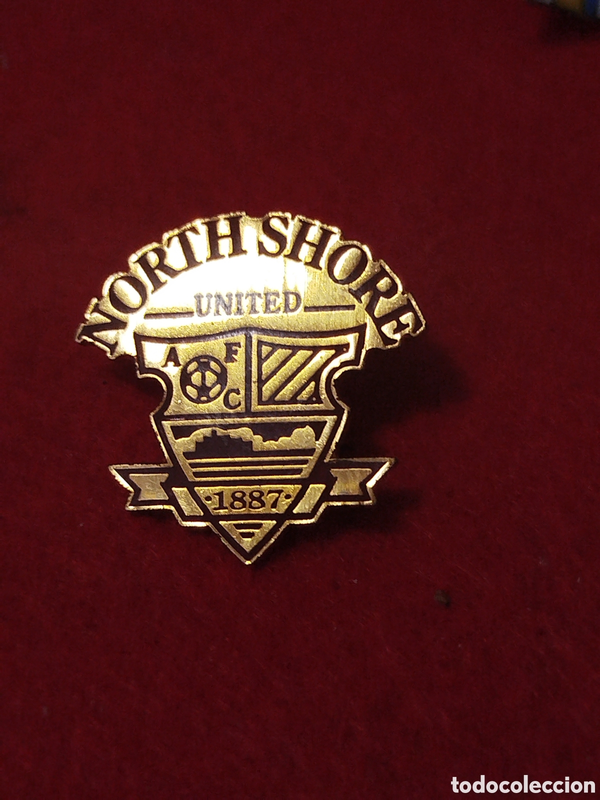 Colecionismo desportivo: PINS DE FUTBOL NORTH SHORE UNITED .NUEVA ZELANDA