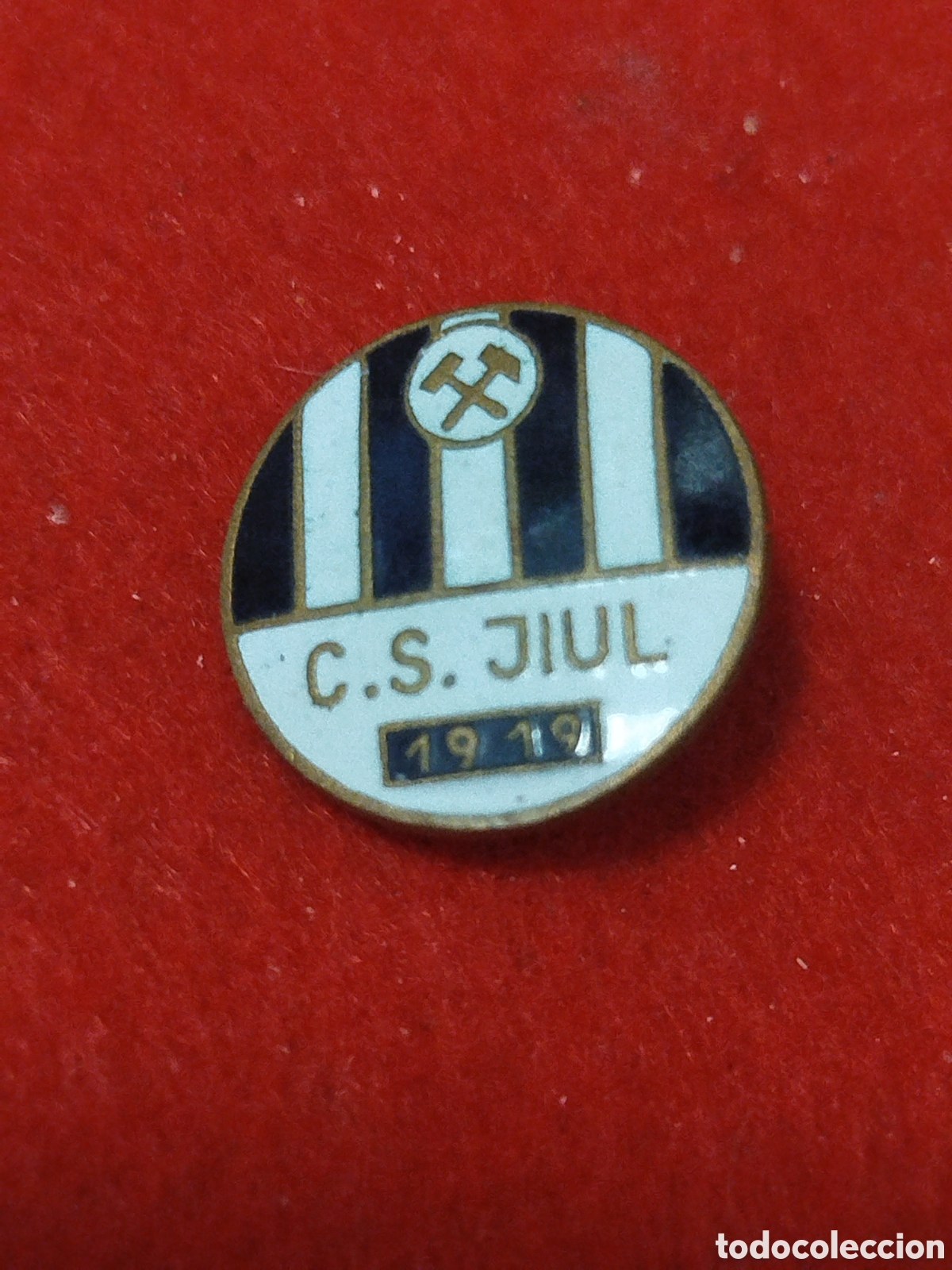 Collectionnisme sportif: PINS DE FUTBOL.C.S.JIUL PETROSANI.RUMANIA