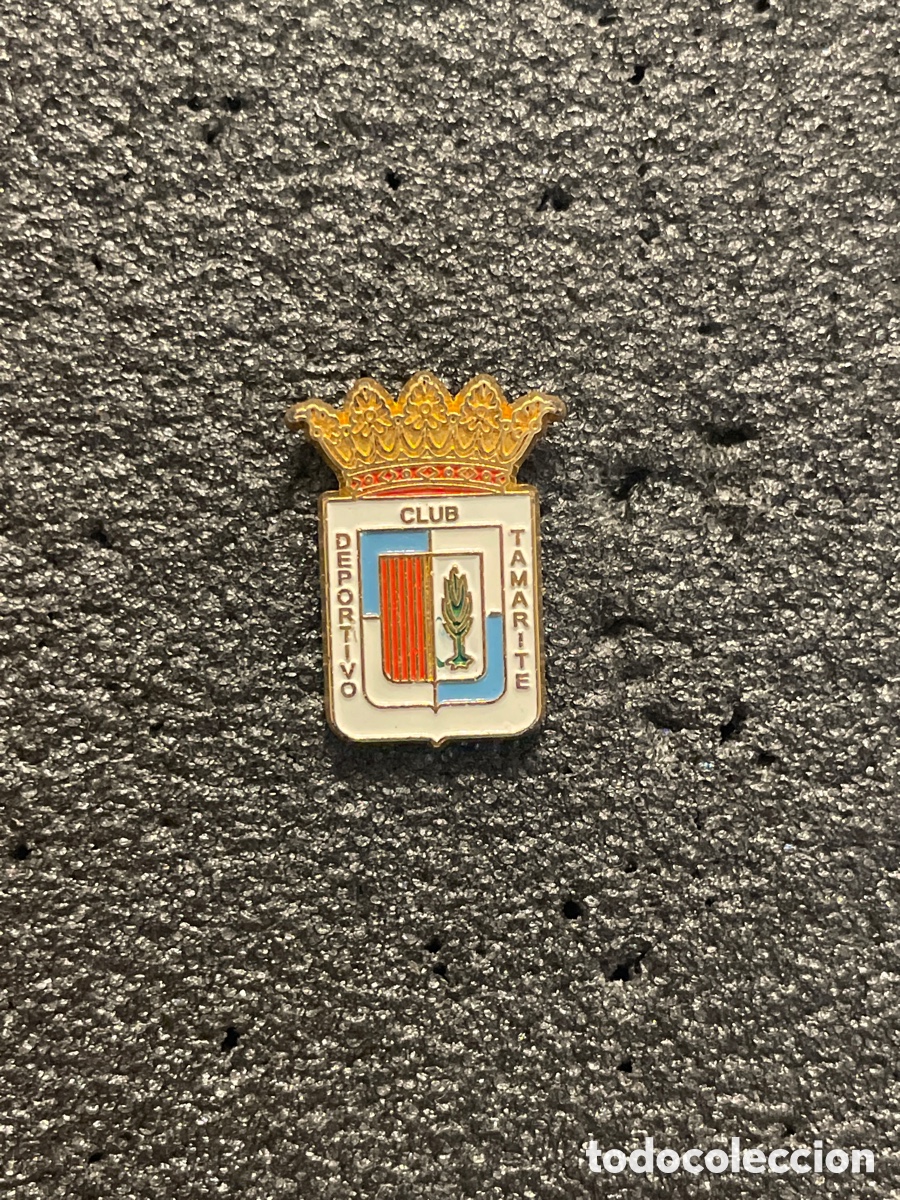 Sammelleidenschaft Sport: Pin 39 C.D. TAMARITE - Tamarite de Litera (Huesca)