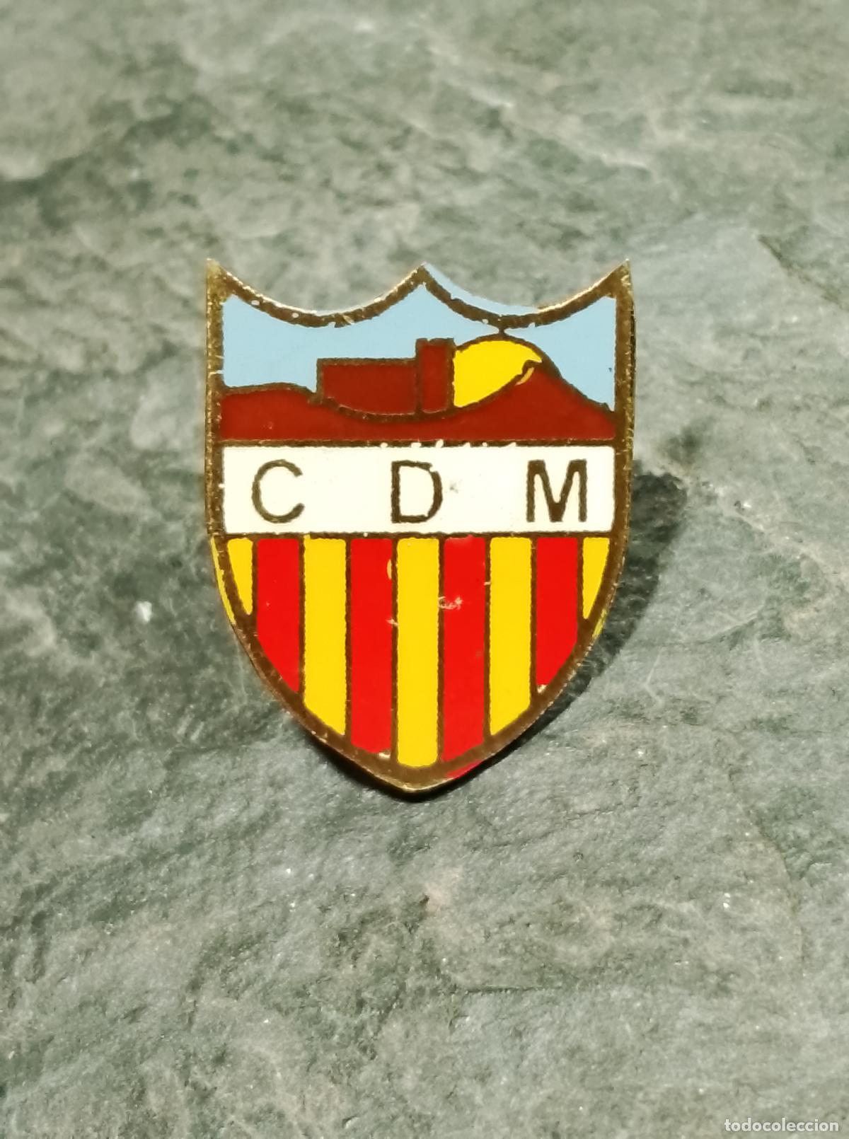 Sammelleidenschaft Sport: Pin escudo equipo futbol club deportivo montesquiu insignia esmaltada barcelona federaci&oacute;n catalana