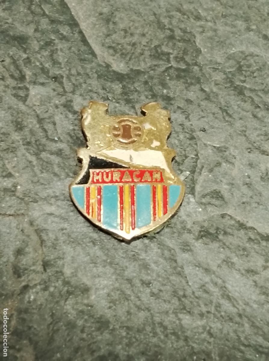Sammelleidenschaft Sport: Pin antiguo escudo futbol club huracan insignia antigua original zona vigo federaci&oacute;n gallega