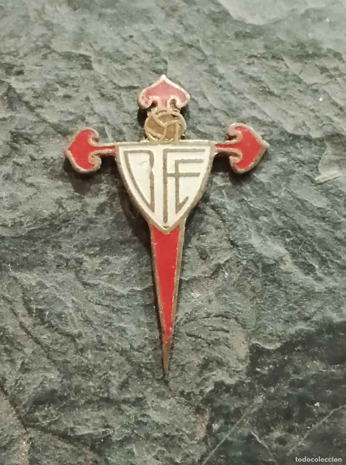 Sammelleidenschaft Sport: Pin antiguo escudo club futbol barra&ntilde;a actual Boiro insignia original a&ntilde;os 40/50 federaci&oacute;n gallega