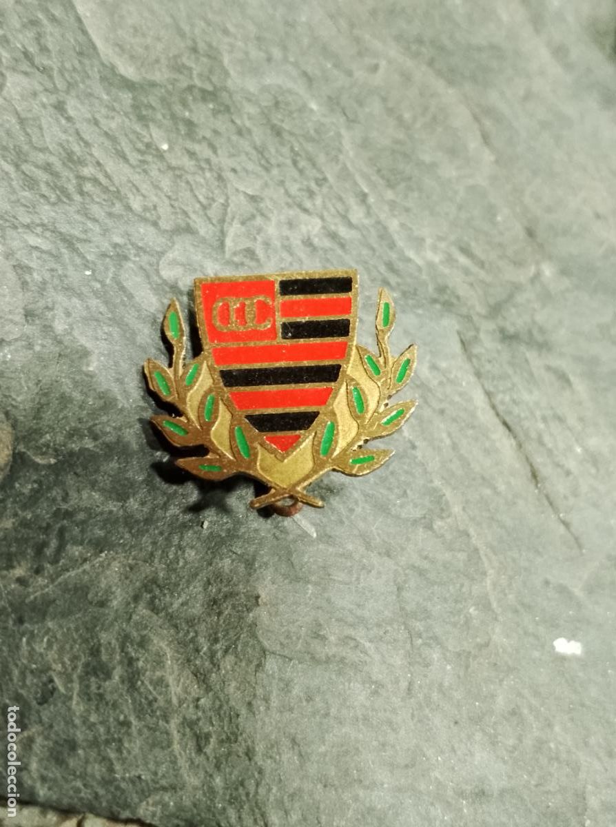 Sammelleidenschaft Sport: Pin equipo futbol club deportivo couso gondomar insignia imperdible esmaltada federaci&oacute;n gallega