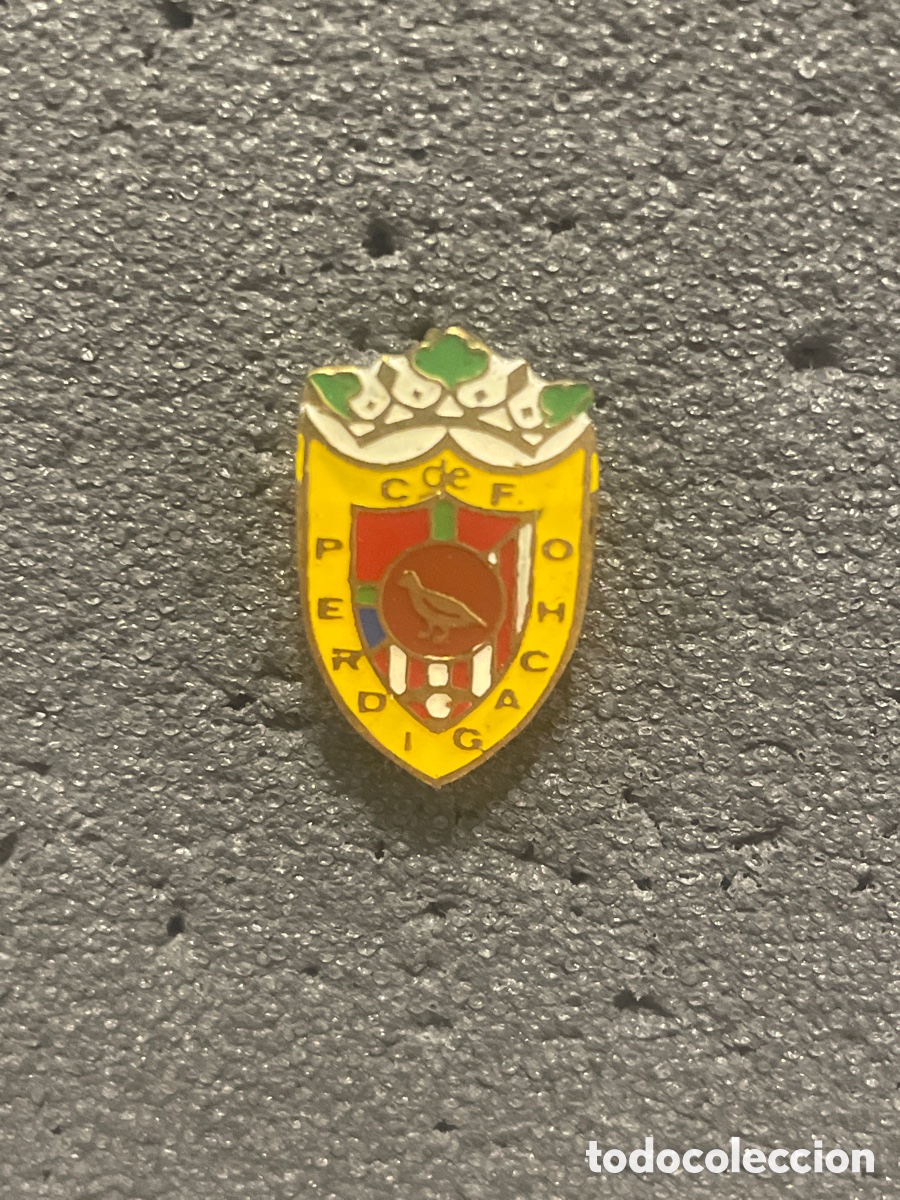Collectionnisme sportif: Pin 82 C.F. PERDIGACHO - Zaragoza
